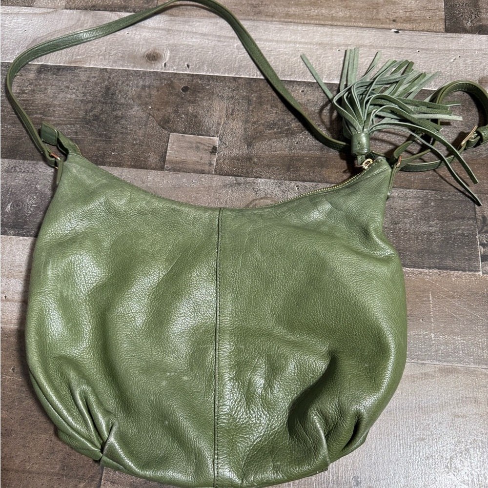 Margot Green Tassle Zipper Purse - Picture 4 of 7